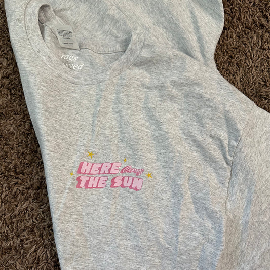 Here Comes The Sun Tee - XL - No flaws