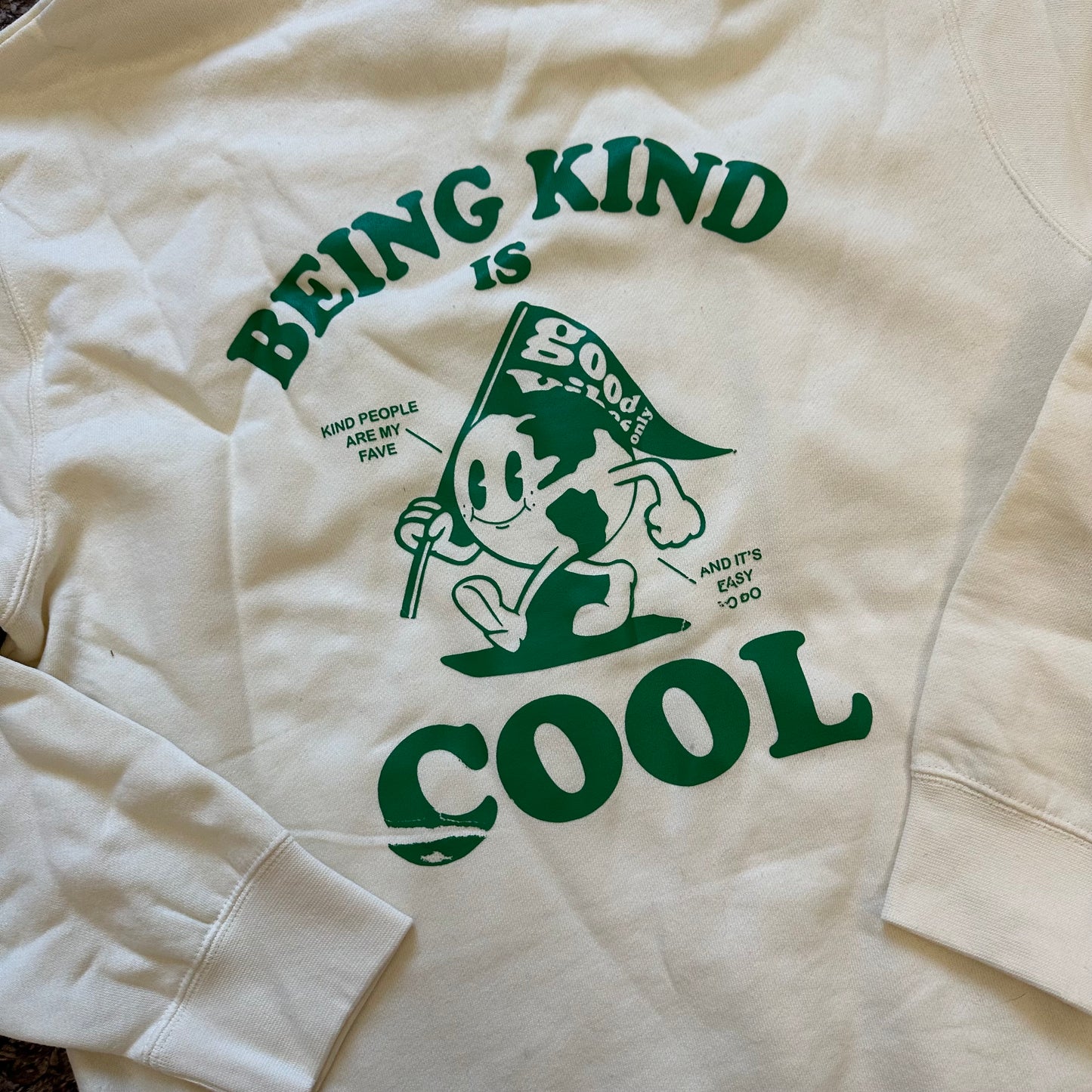 Be Kind Hoodie - S - Flawed