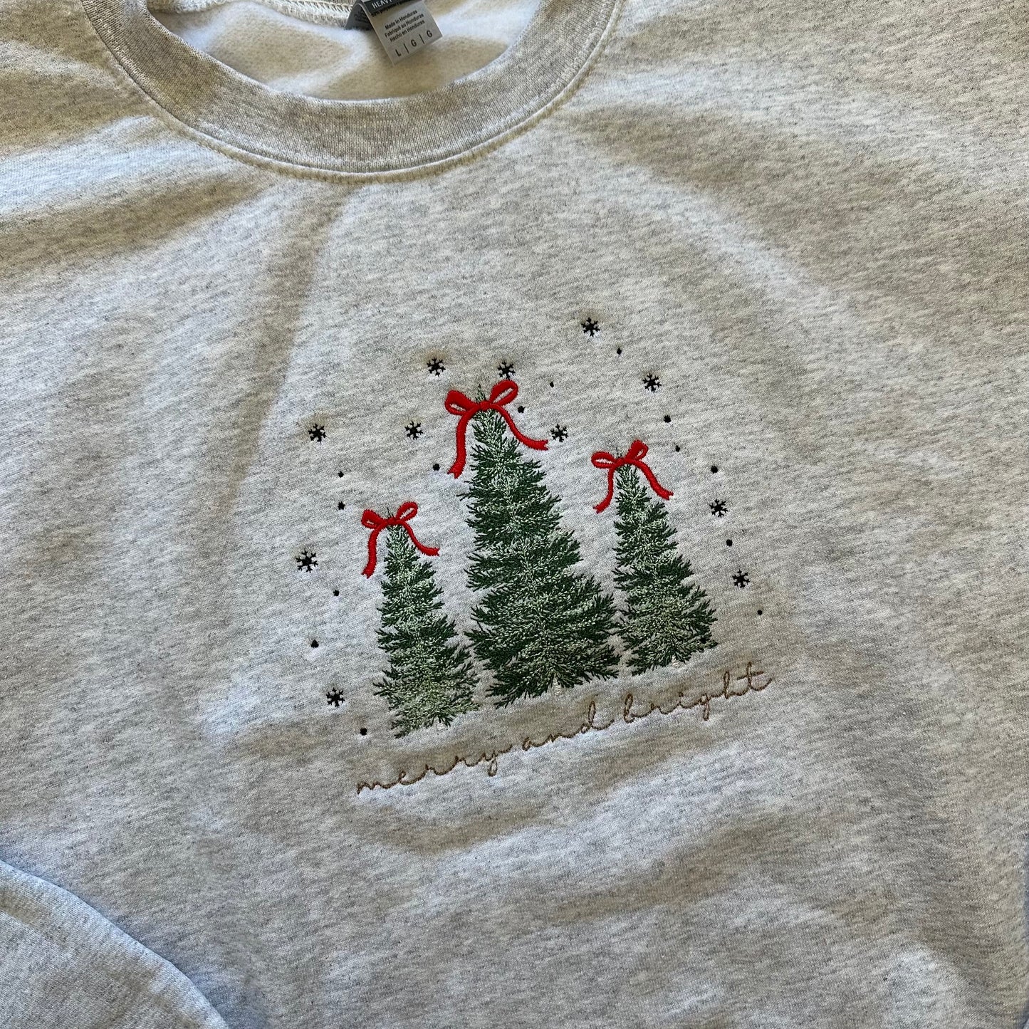 Merry & Bright Sweatshirt - L - Flawed