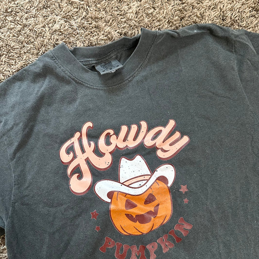 Howdy Pumpkin Tee - Size M - No flaws