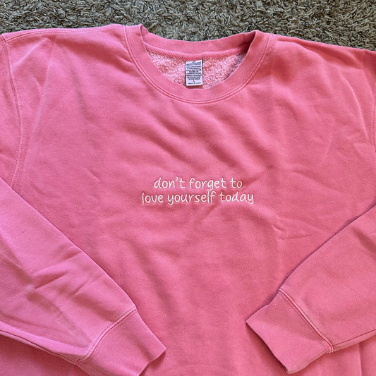 Love Yourself Sweatshirt - Size L - No Flaws